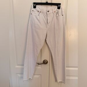 LEVI’S White Raw Hem Cropped Jeans
